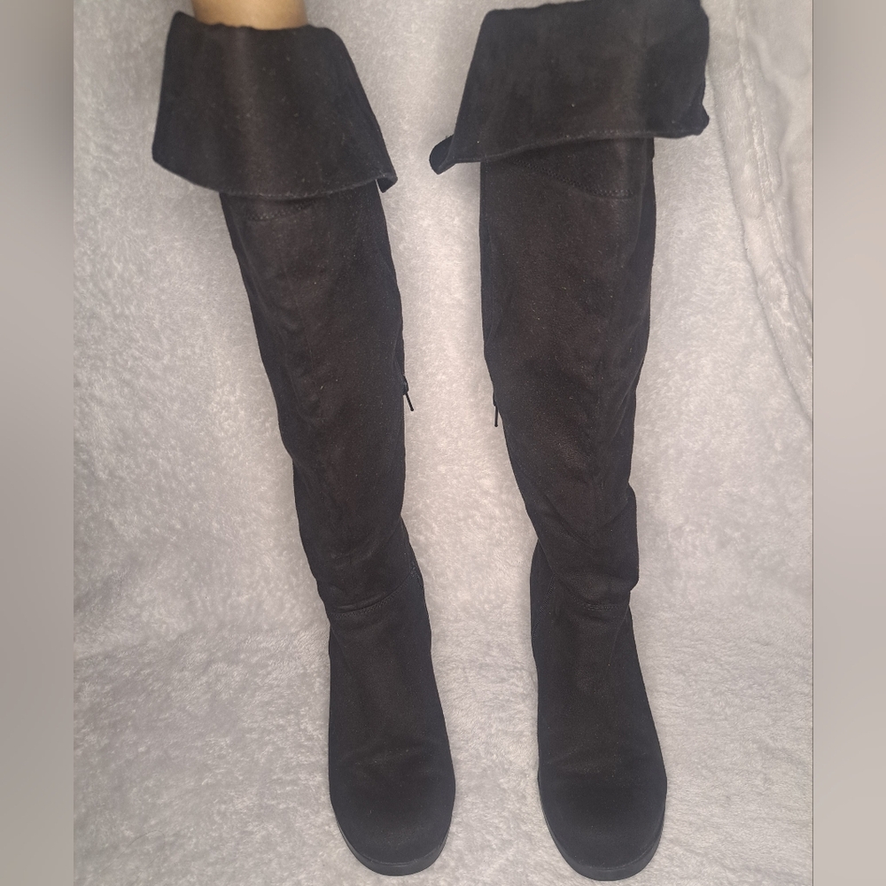 Womens Black Knee High Boots with Block Heel (Size: 9.5 W)